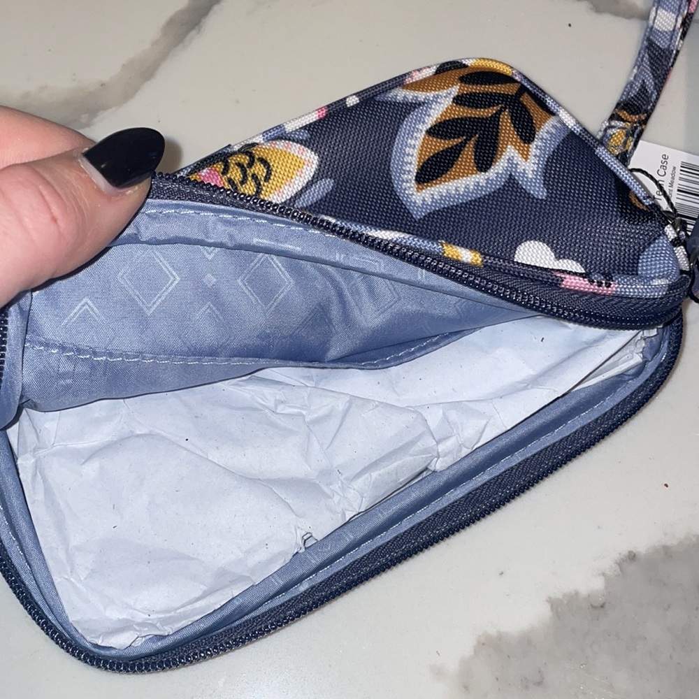 NWT Vera Bradley wristlet - Picture 3 of 3